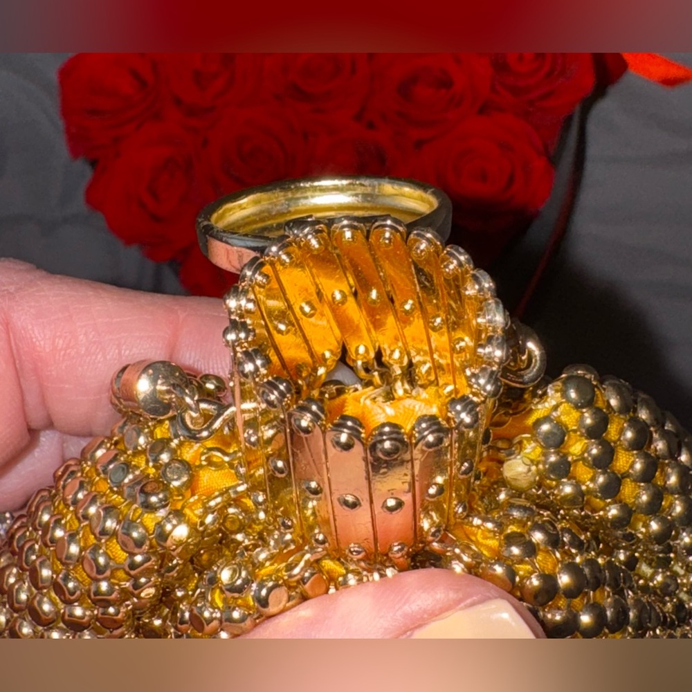 💥SALE Vintage Gold Bead Metal Mesh Minaudière Concertina Closure Bagcirca1950-70 - Picture 3 of 12